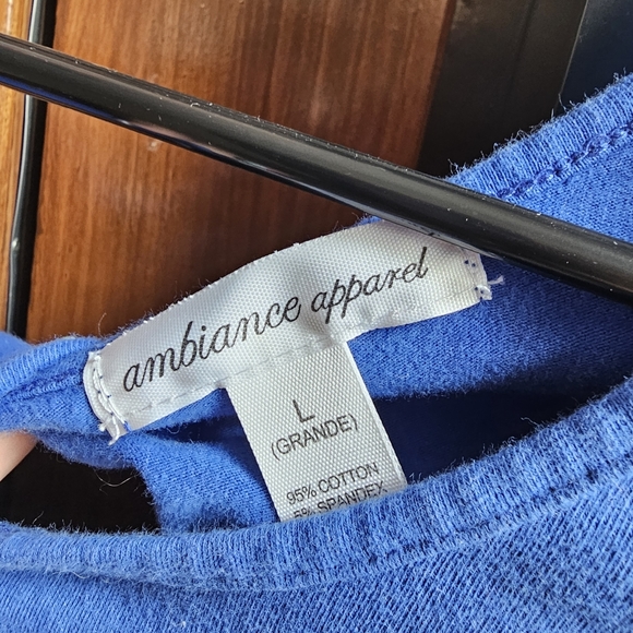 🖤💙 Ambiance Apparel Set of 2 Tee Shirt Crop Tops - Size L - Picture 3 of 12